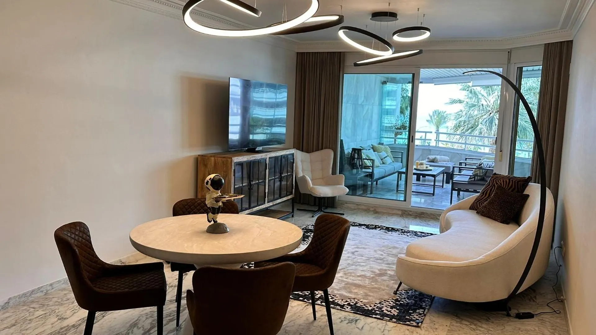 Esmeralda Beach Apartment Golden Mile Марбелья