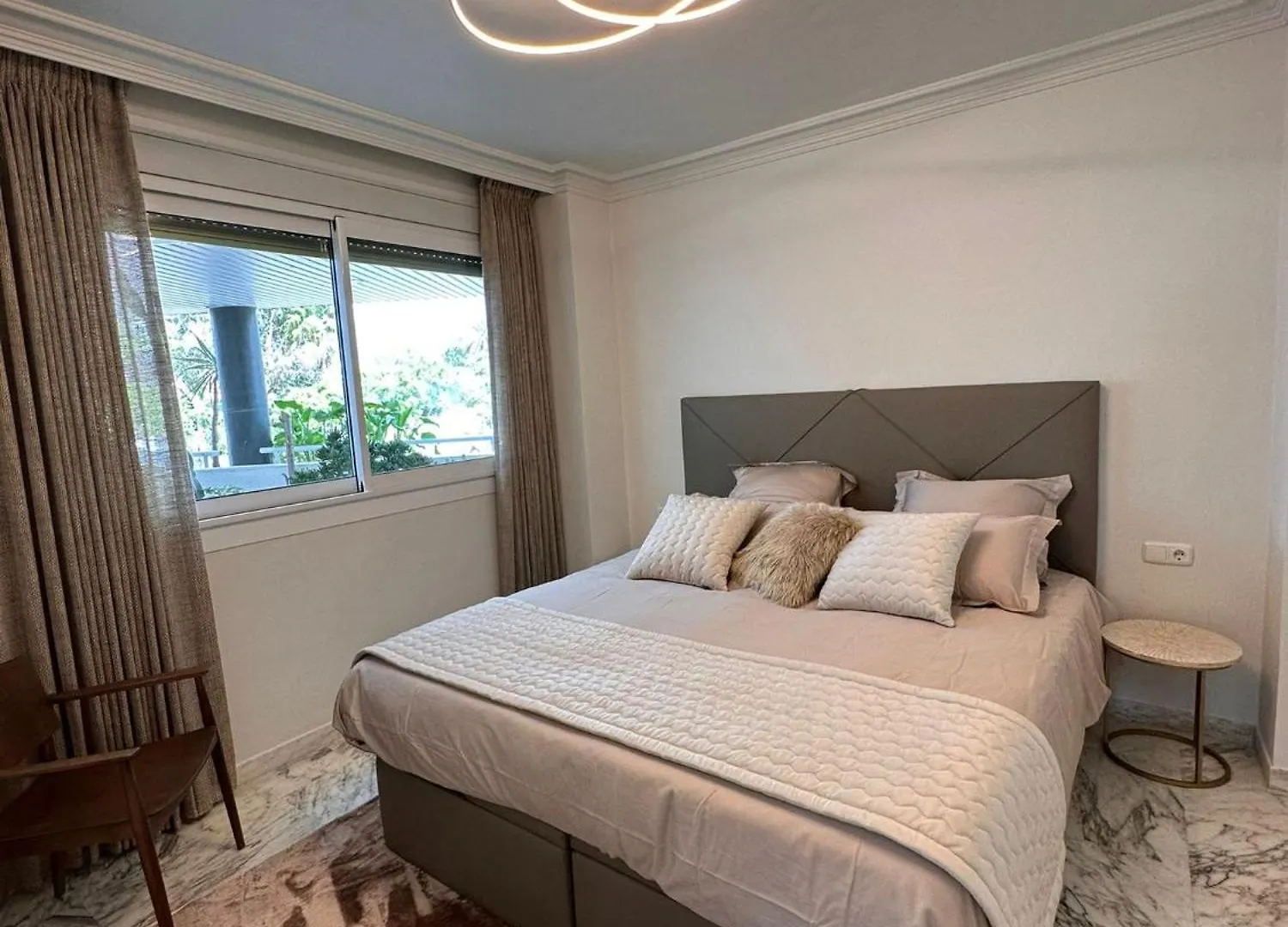 Esmeralda Beach Apartment Golden Mile Марбелья